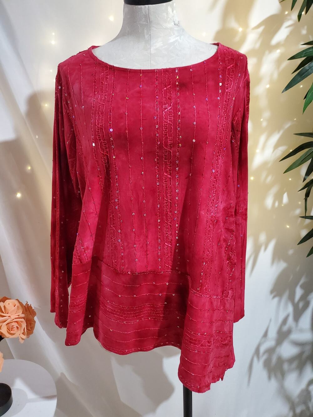 Avenue Sequin Tie Dye Asymmetrical Tunic Blouse Womens Size 18/20 Red Fairy Boho